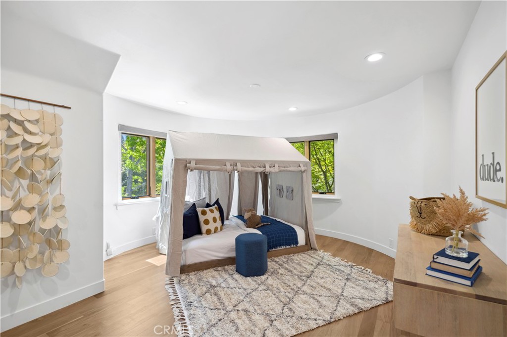 1935 Maverick Lane
