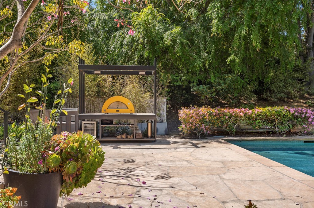 1935 Maverick Lane