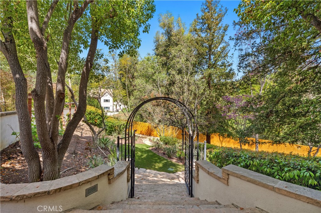1935 Maverick Lane