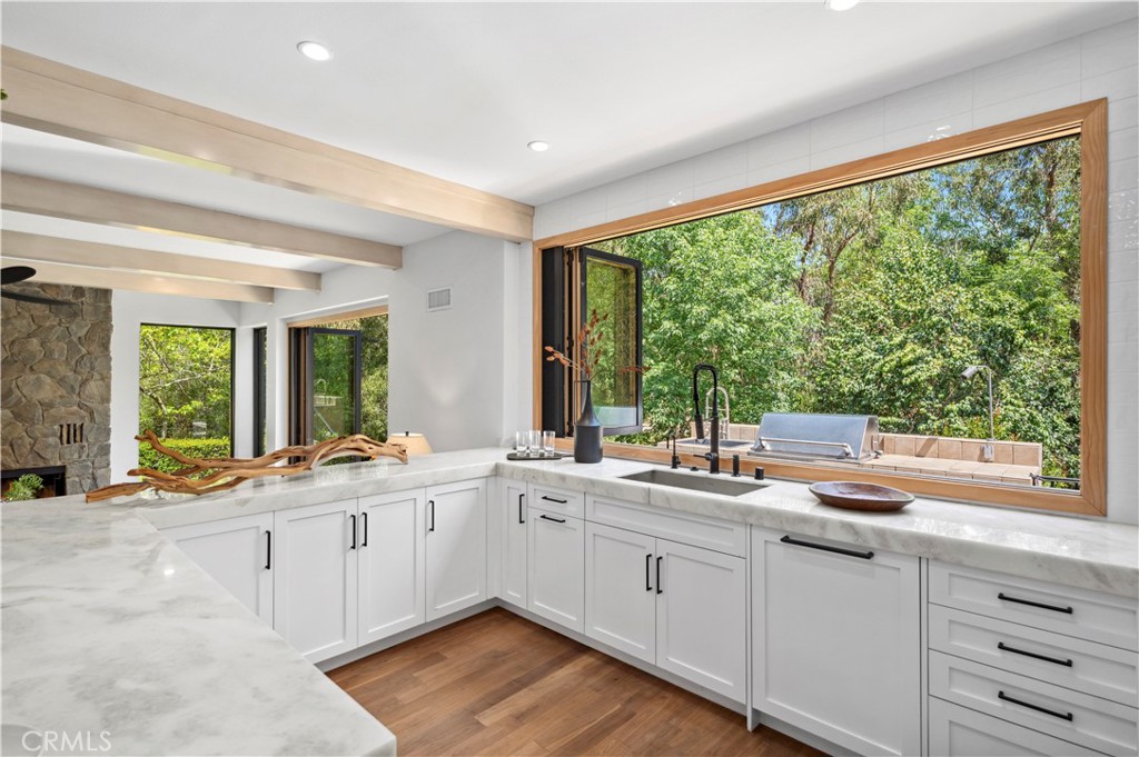 1935 Maverick Lane