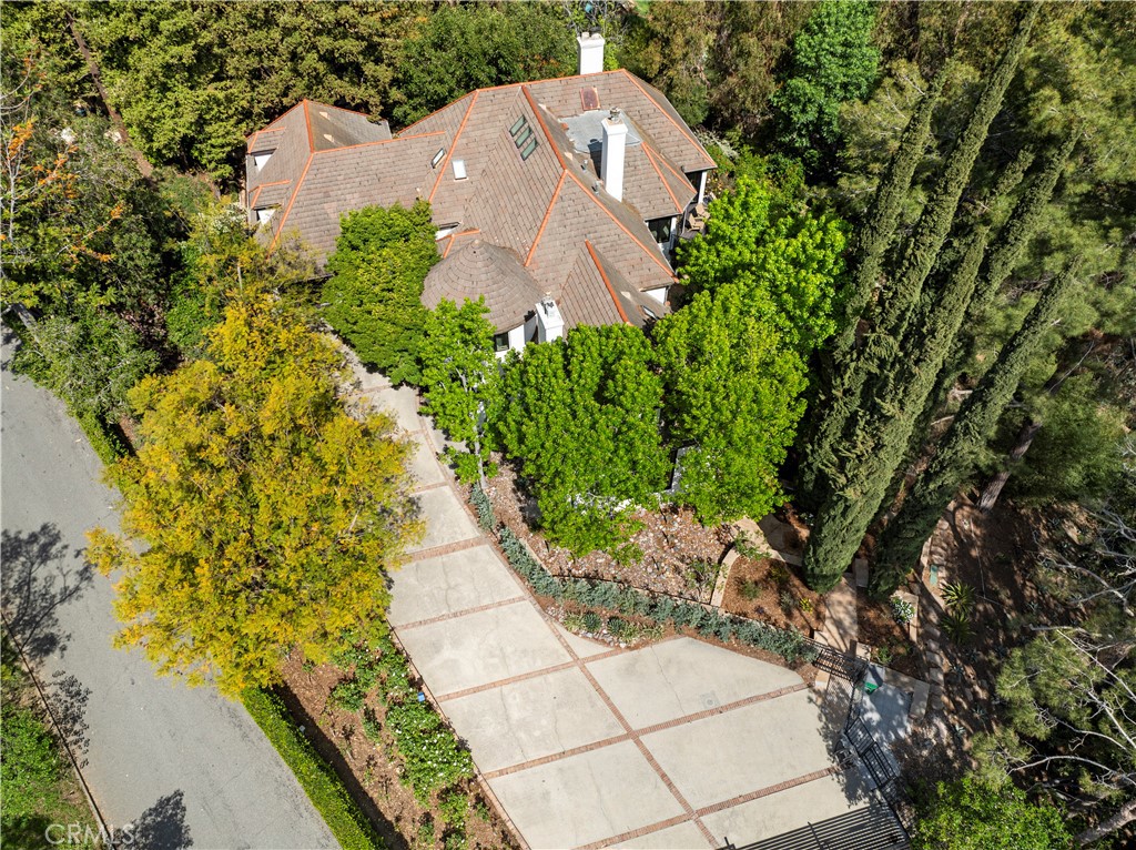 1935 Maverick Lane