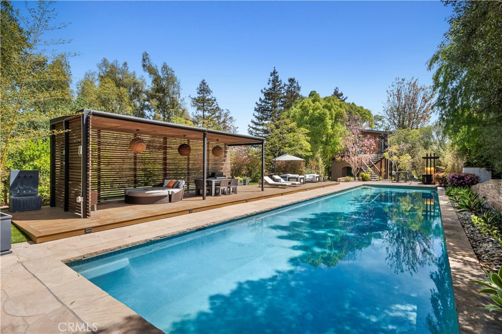 1935 Maverick Lane