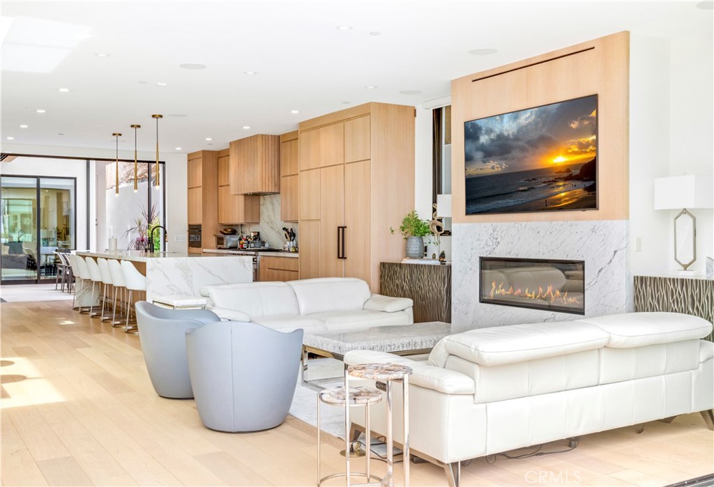 221 Heliotrope Avenue