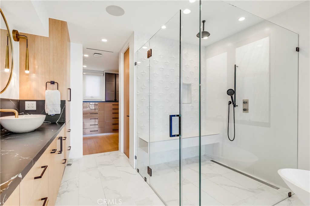 221 Heliotrope Avenue