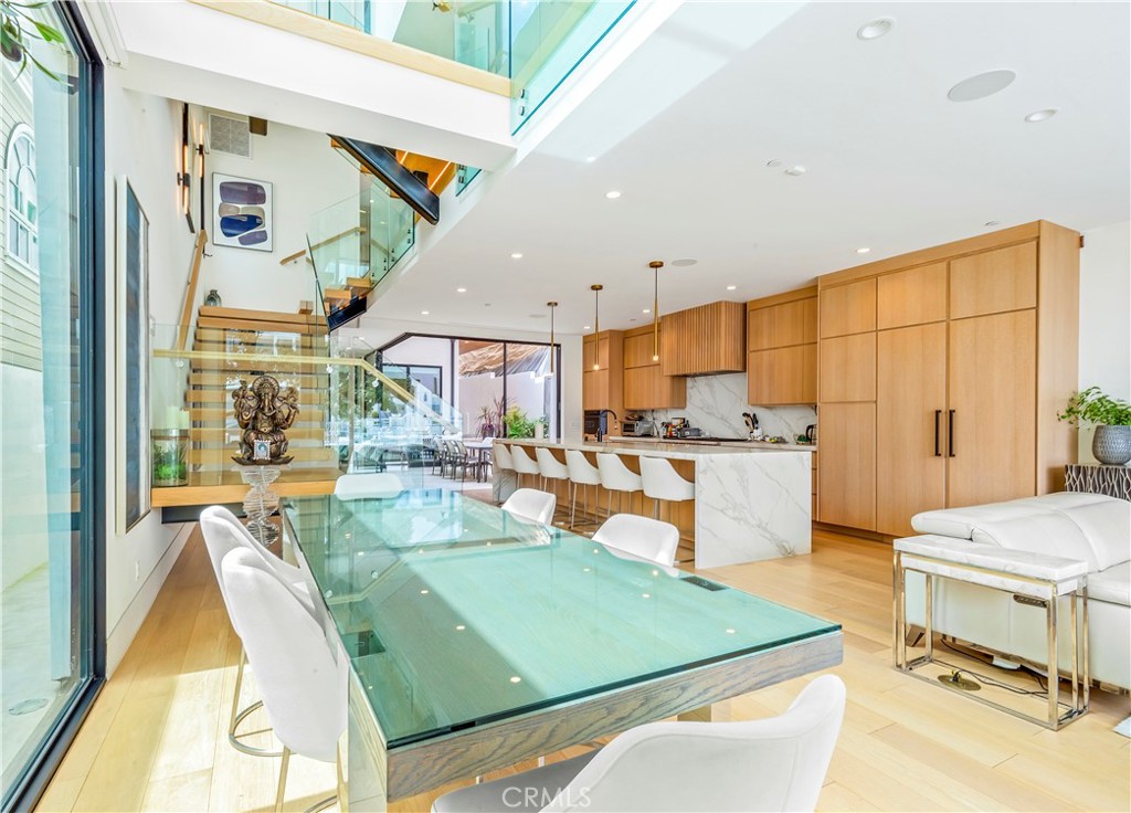 221 Heliotrope Avenue