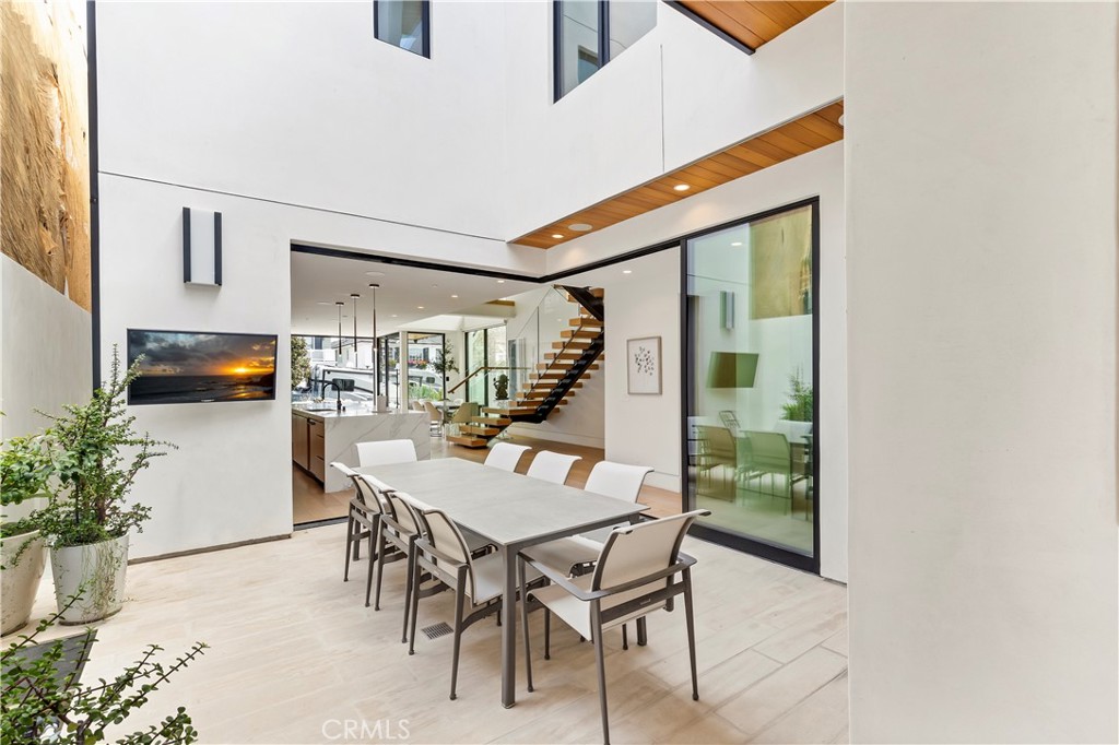 221 Heliotrope Avenue