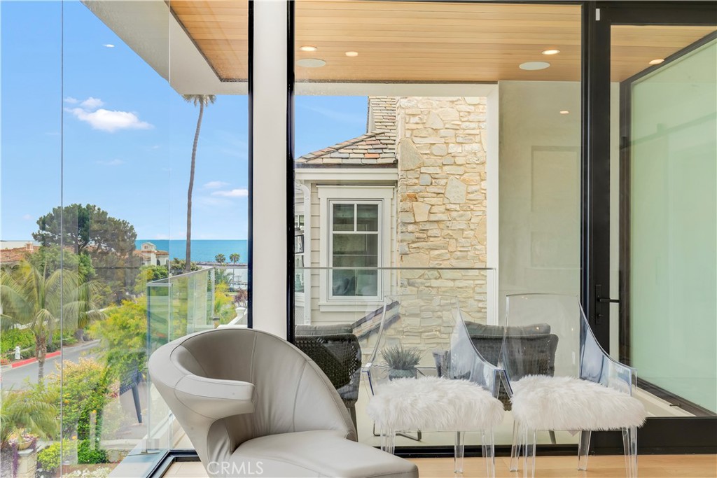 221 Heliotrope Avenue