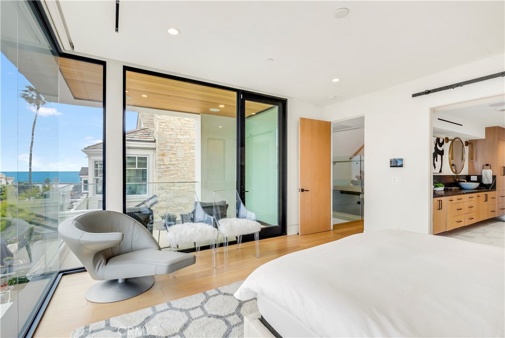 221 Heliotrope Avenue