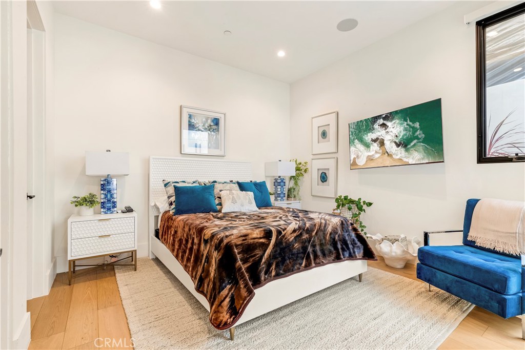 221 Heliotrope Avenue