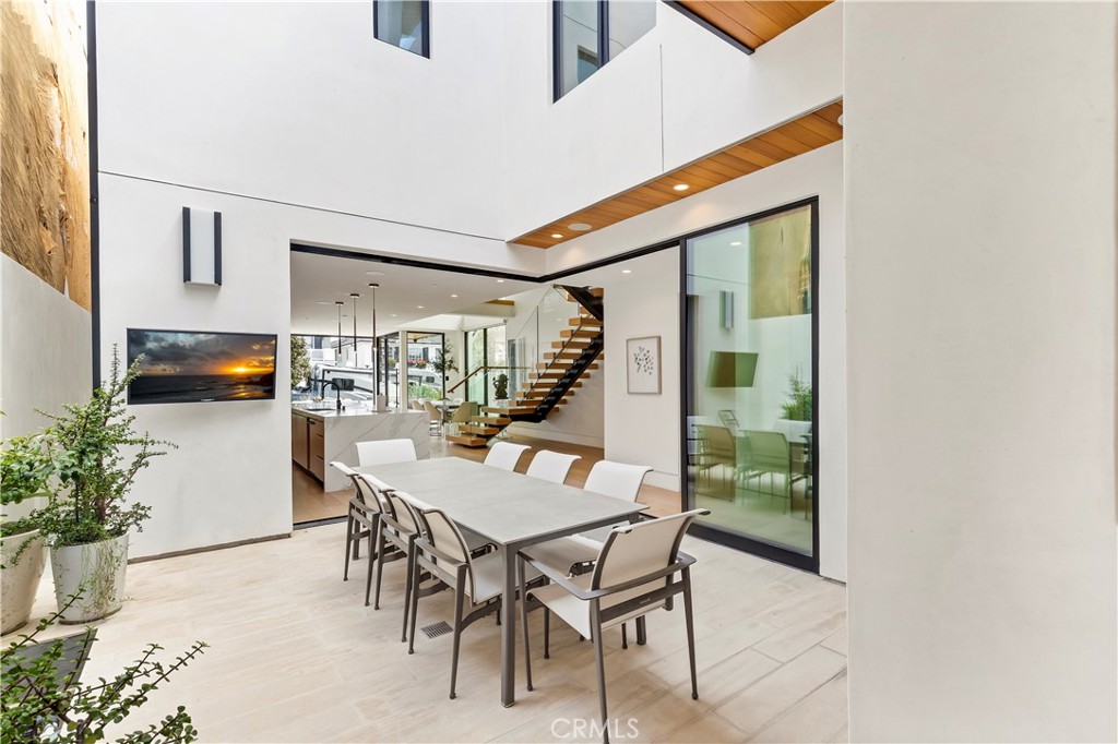 221 Heliotrope Avenue