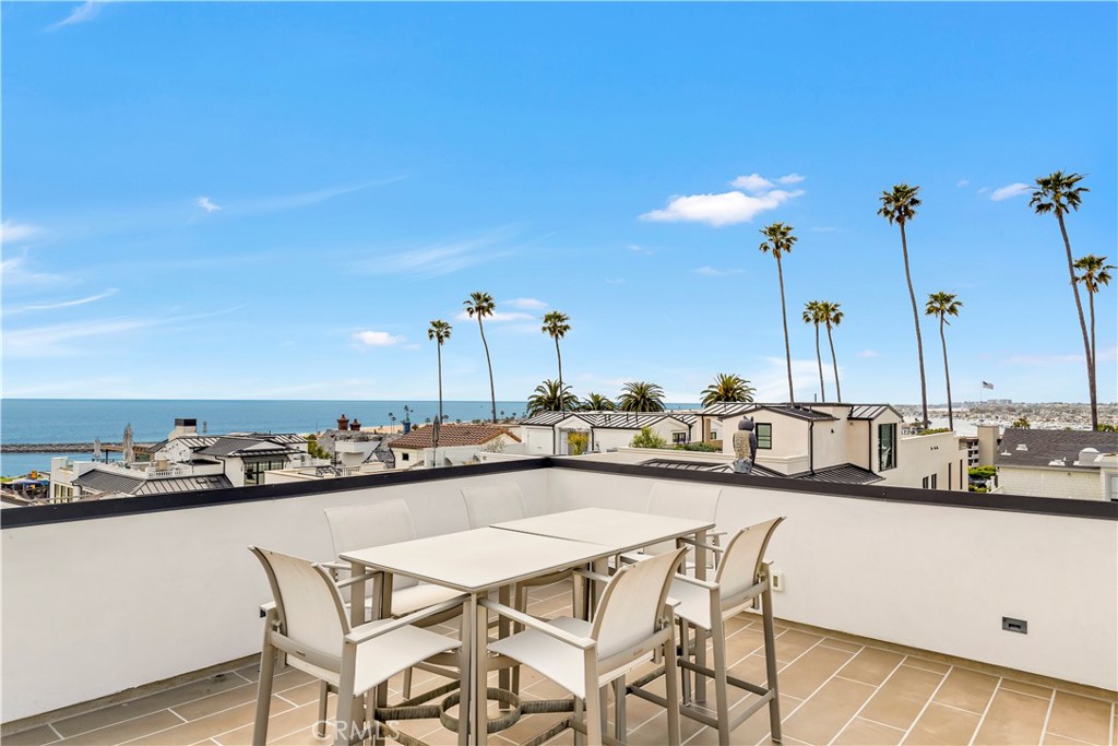 221 Heliotrope Avenue