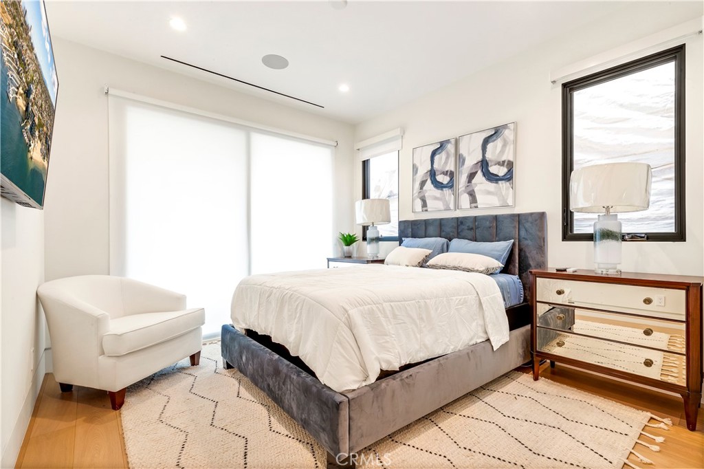 221 Heliotrope Avenue