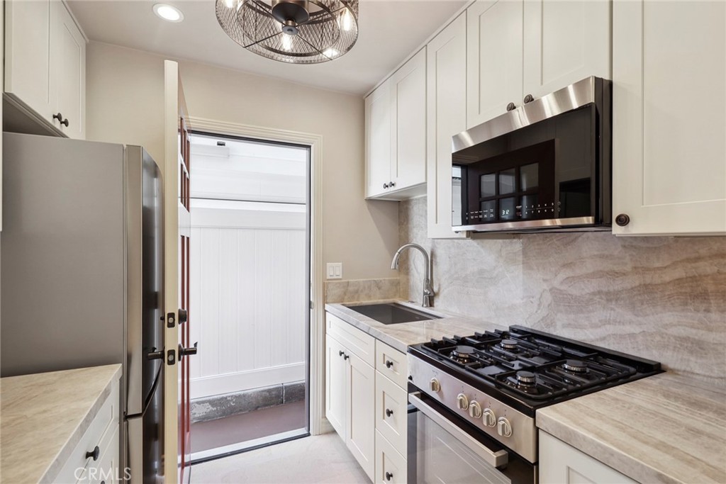 410 Dahlia Avenue B