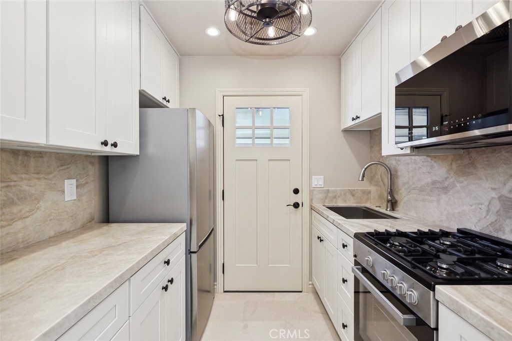 410 Dahlia Avenue B