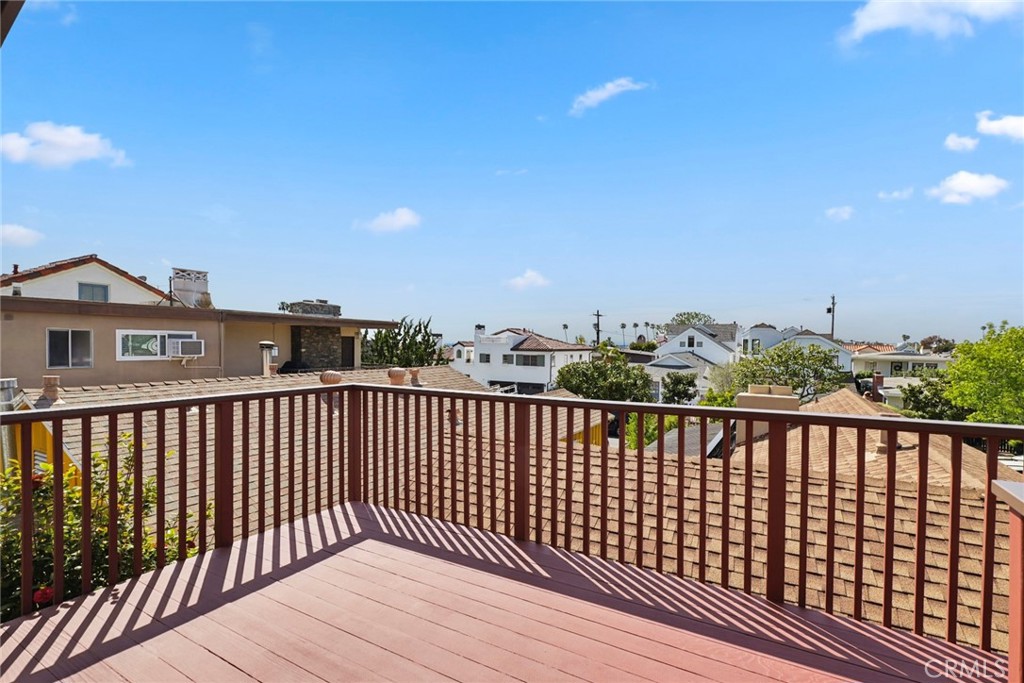 410 Dahlia Avenue 1/2