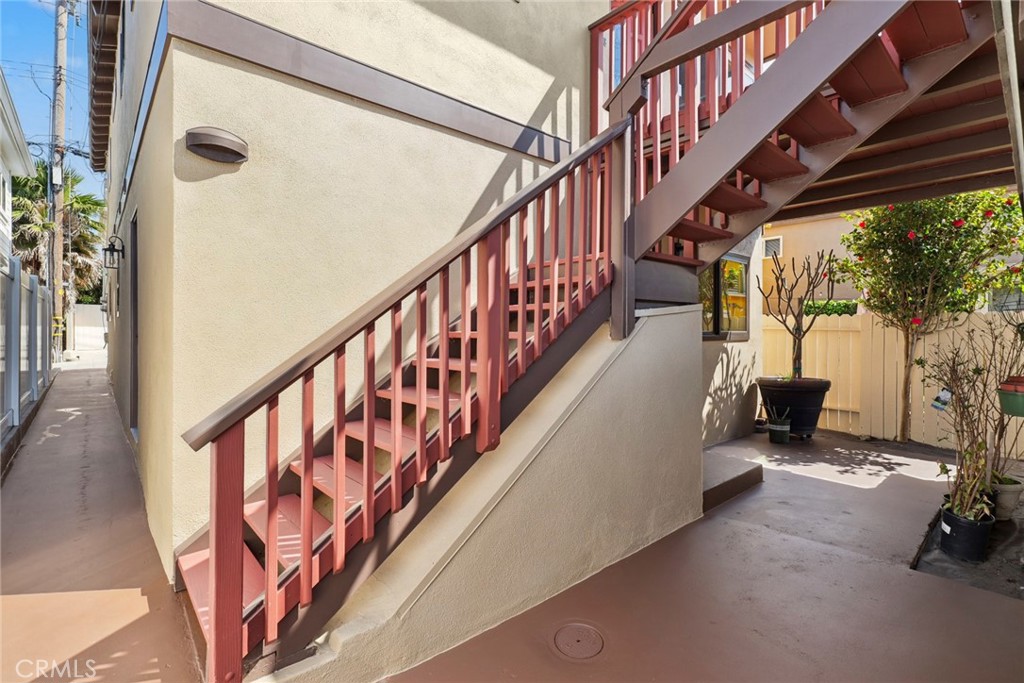 410 Dahlia Avenue 1/2
