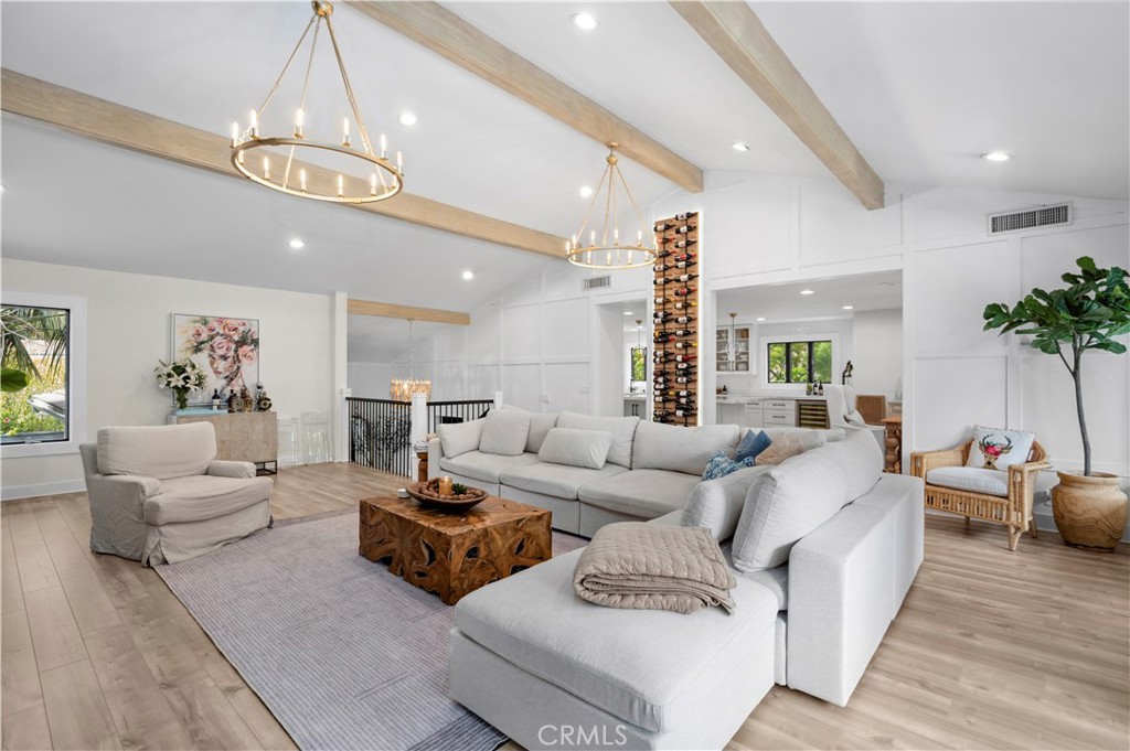 11 Mainsail Drive