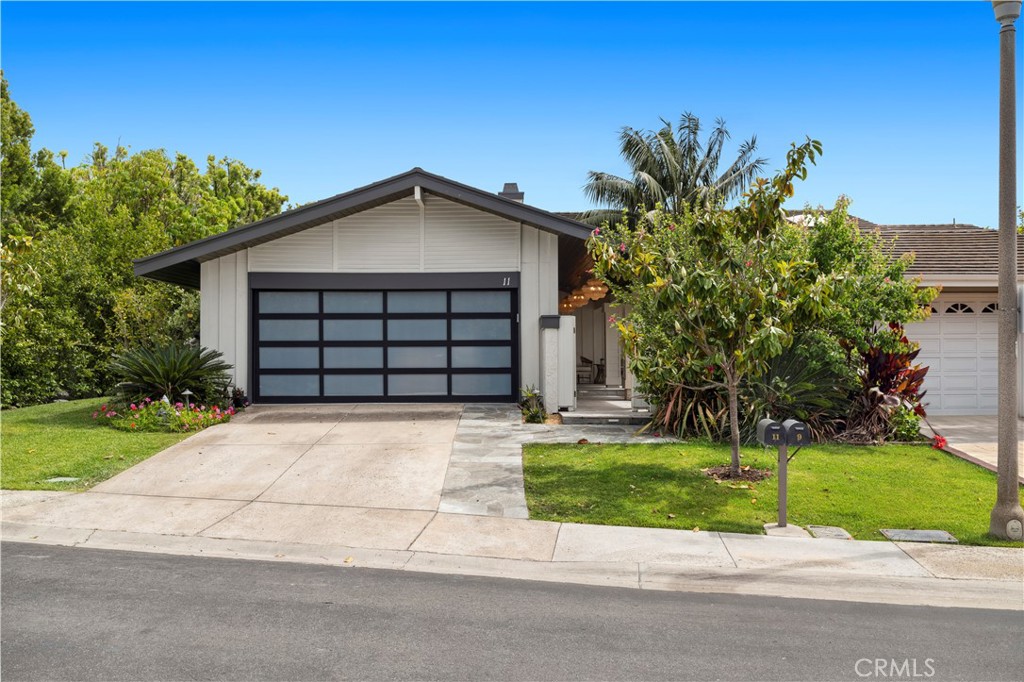 11 Mainsail Drive