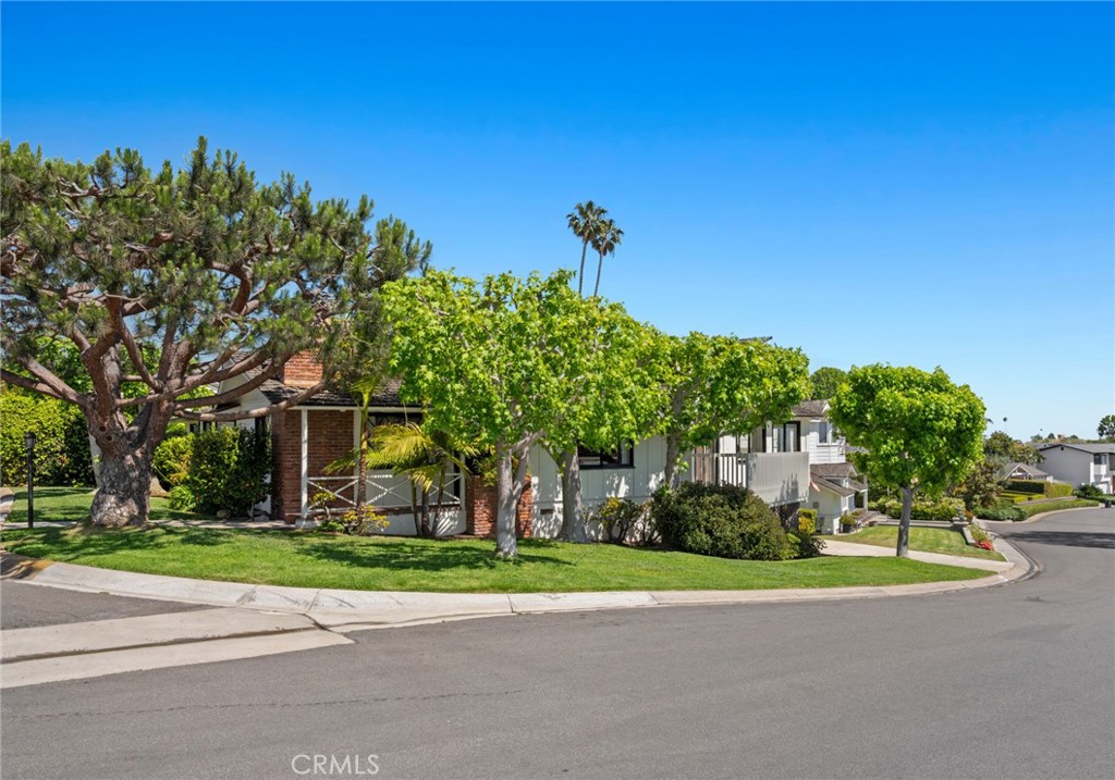 544 De Anza Drive
