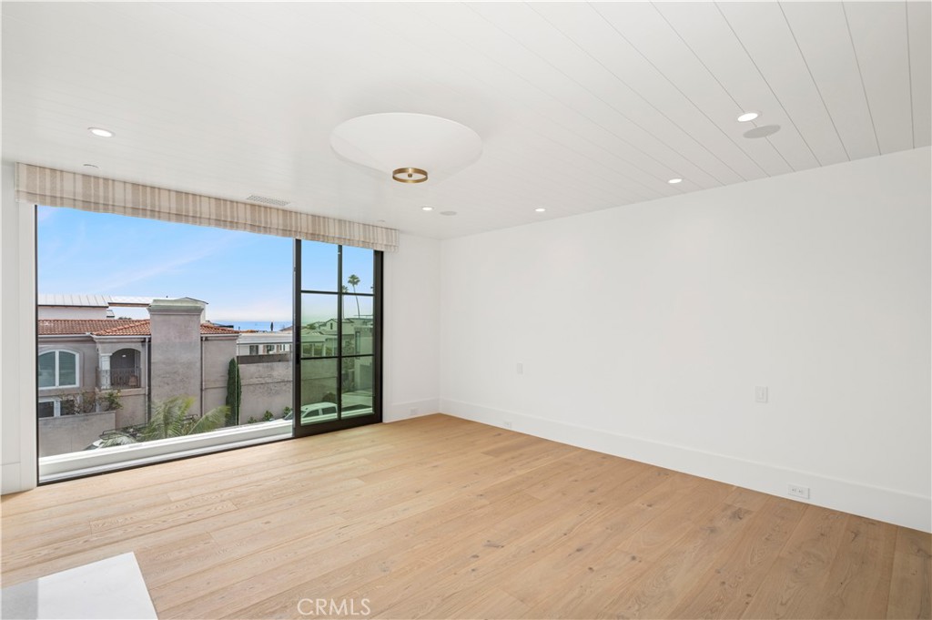 2820 Bayview Drive