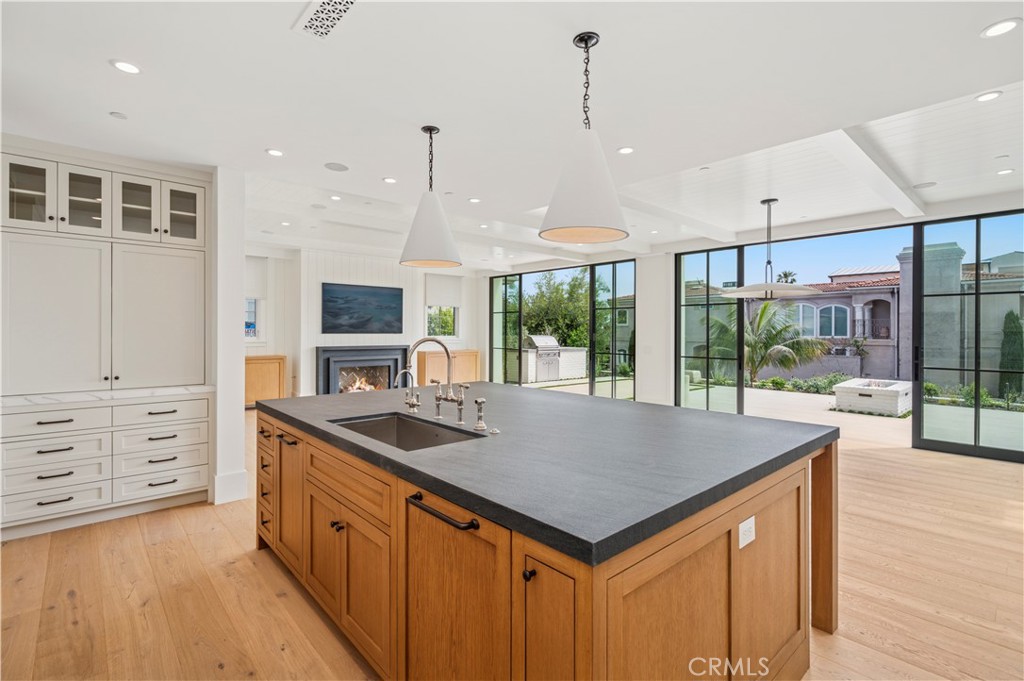 2820 Bayview Drive