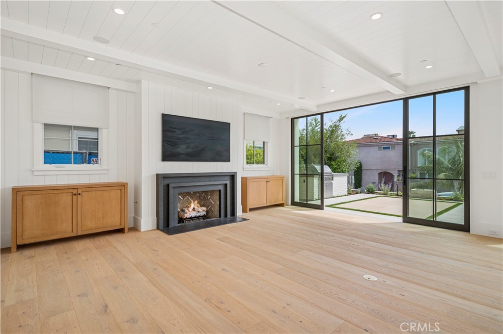 2820 Bayview Drive