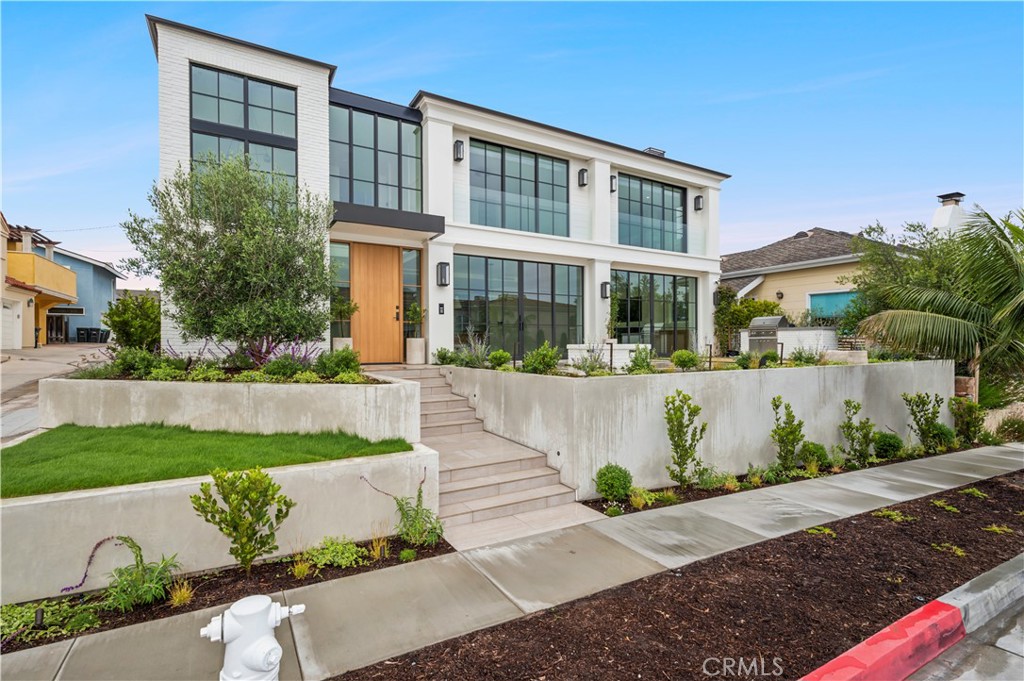 2820 Bayview Drive