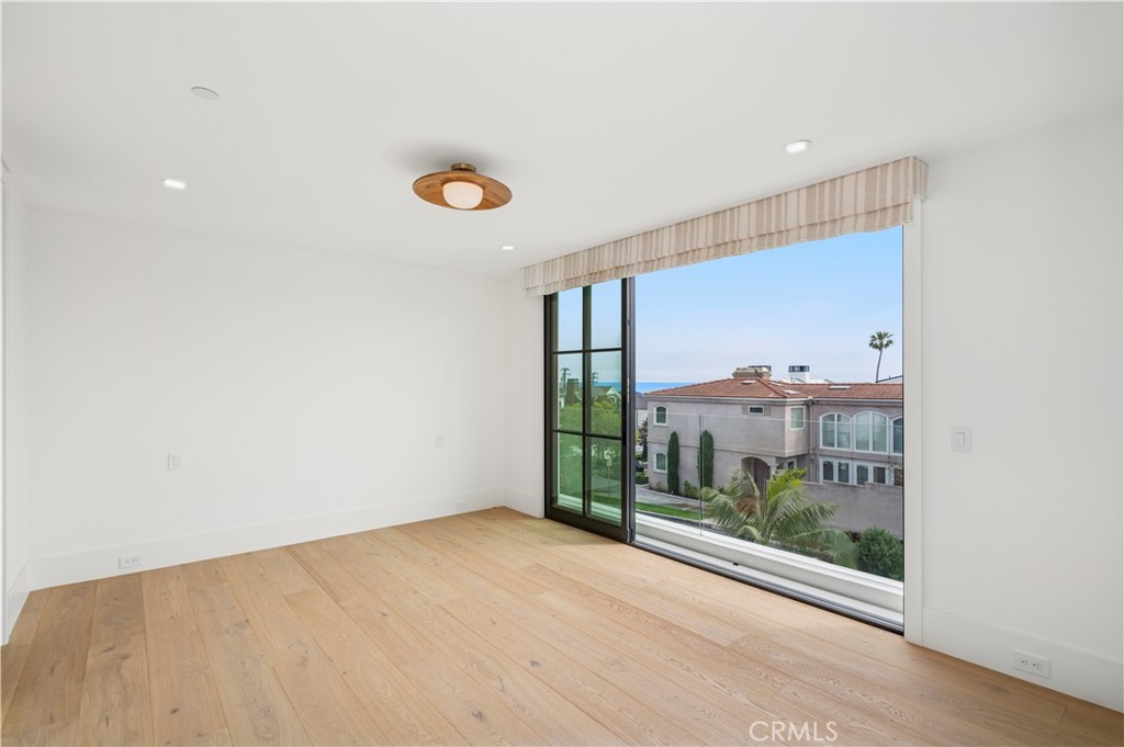2820 Bayview Drive