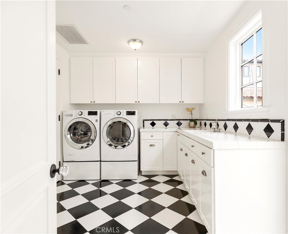 321 Fullerton Avenue