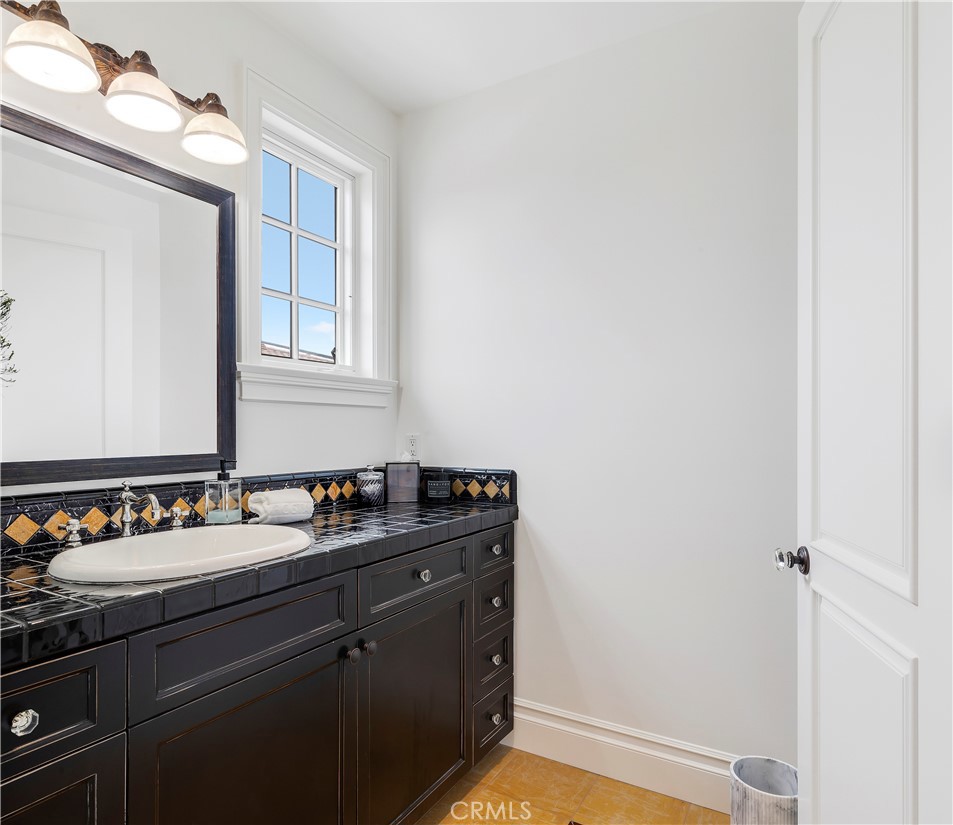 321 Fullerton Avenue