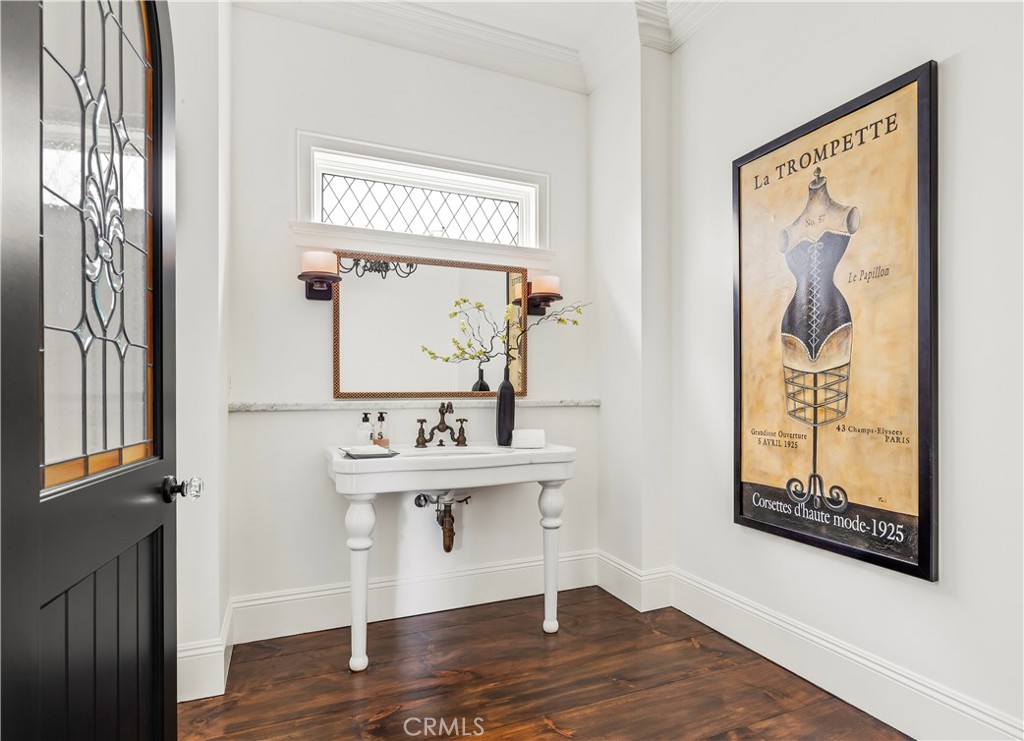 321 Fullerton Avenue