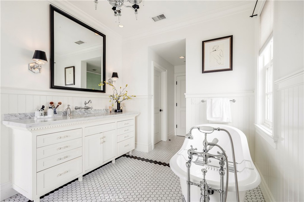 321 Fullerton Avenue