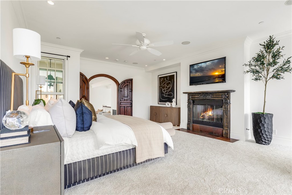 321 Fullerton Avenue