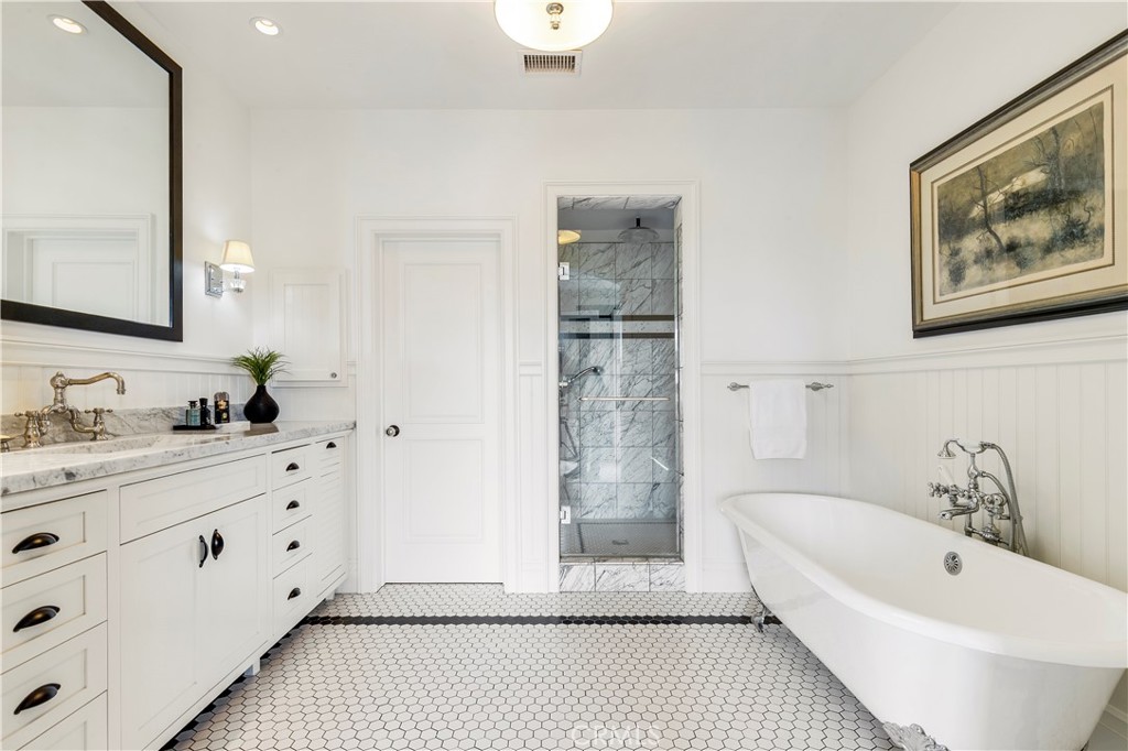 321 Fullerton Avenue