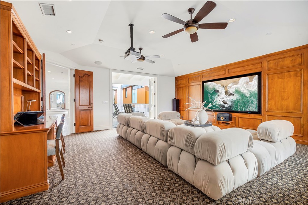 321 Fullerton Avenue