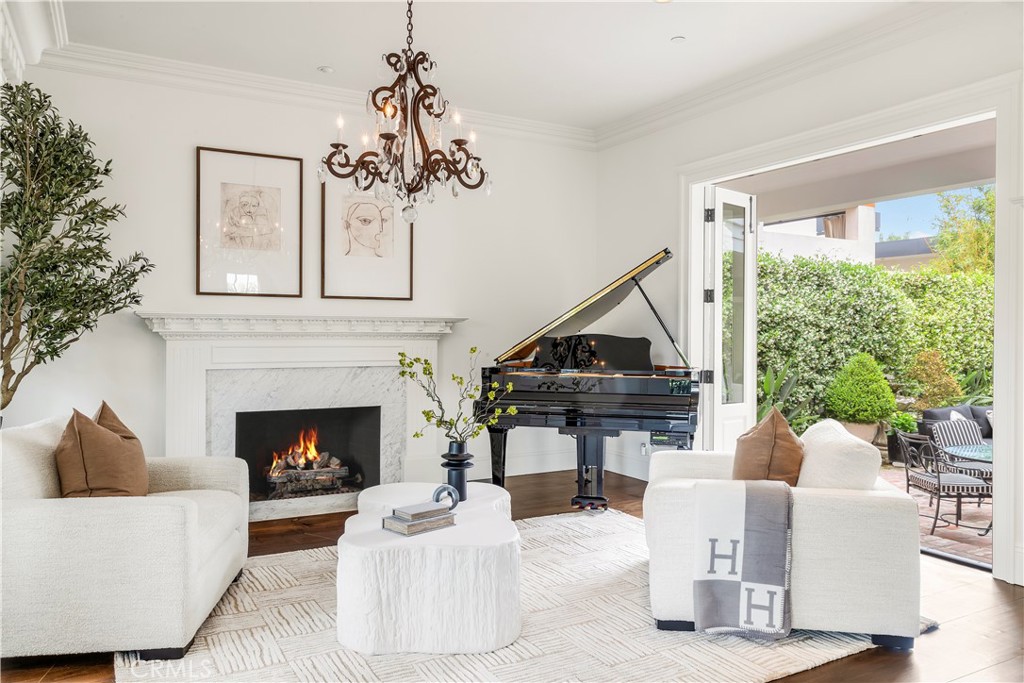 321 Fullerton Avenue