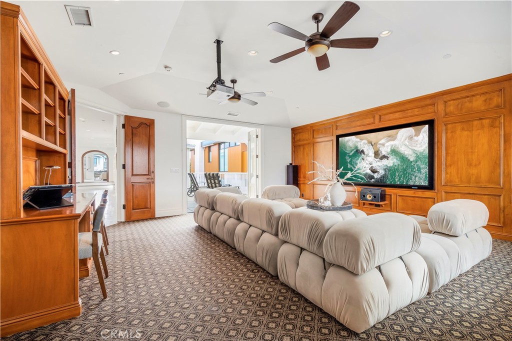 321 Fullerton Avenue