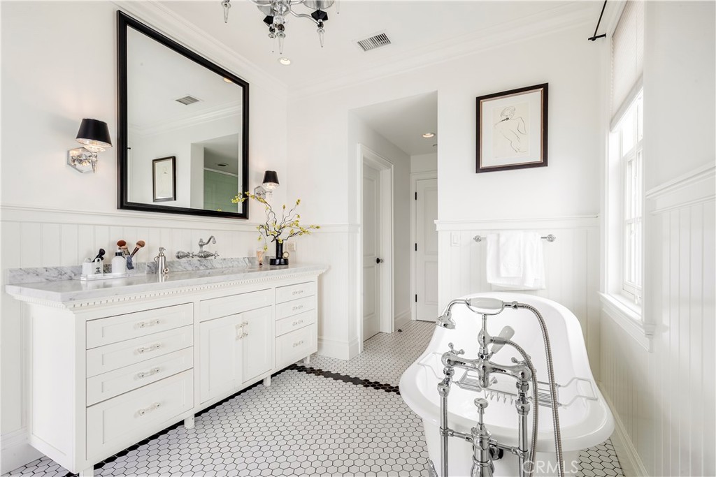 321 Fullerton Avenue