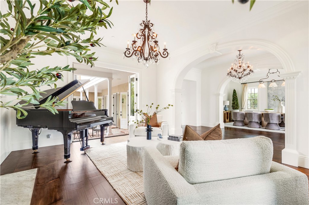 321 Fullerton Avenue