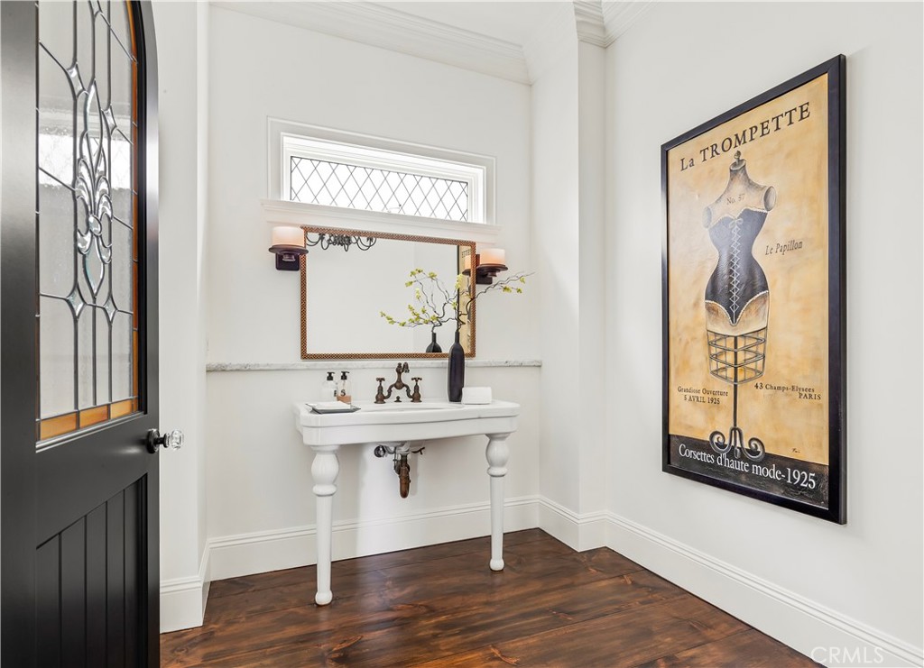 321 Fullerton Avenue