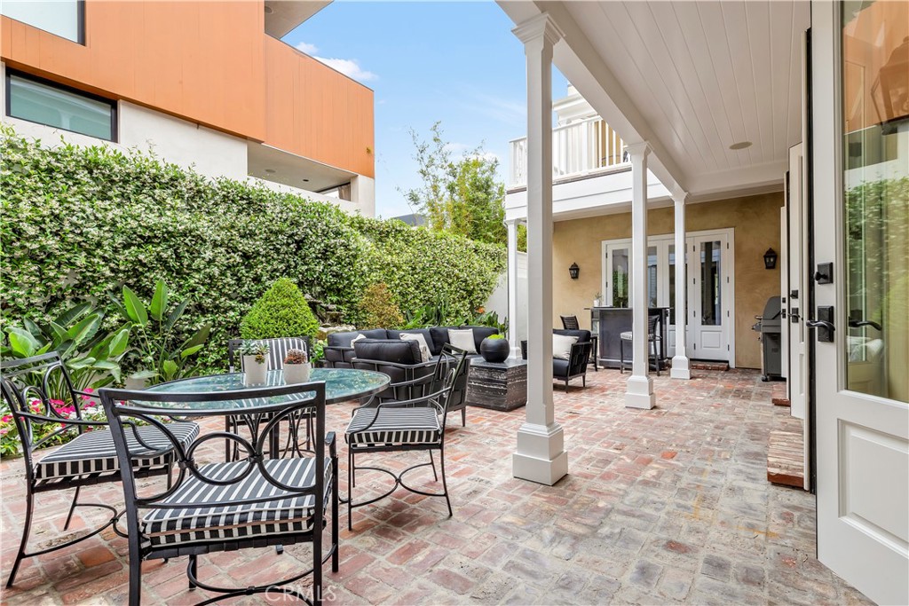 321 Fullerton Avenue