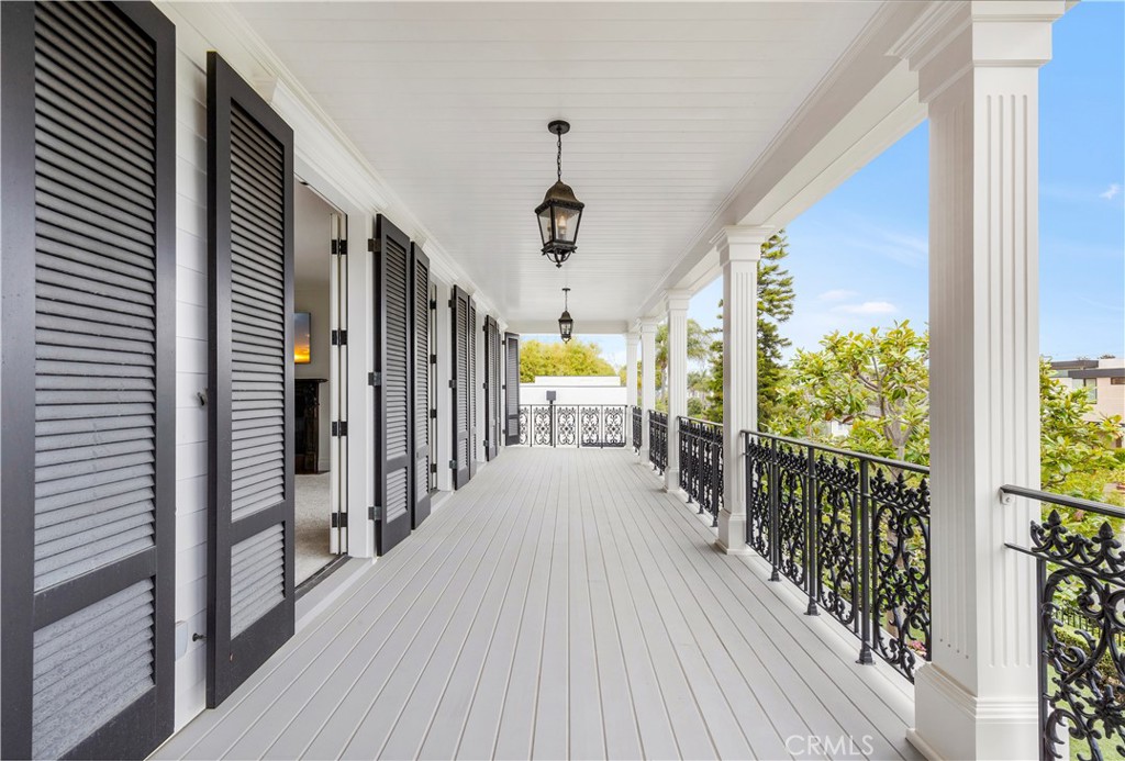 321 Fullerton Avenue