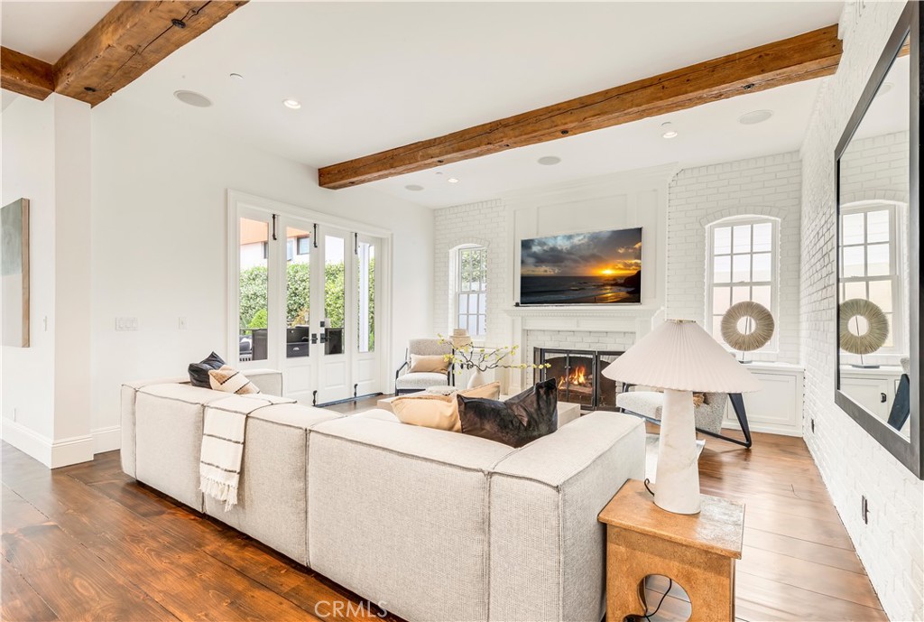 321 Fullerton Avenue