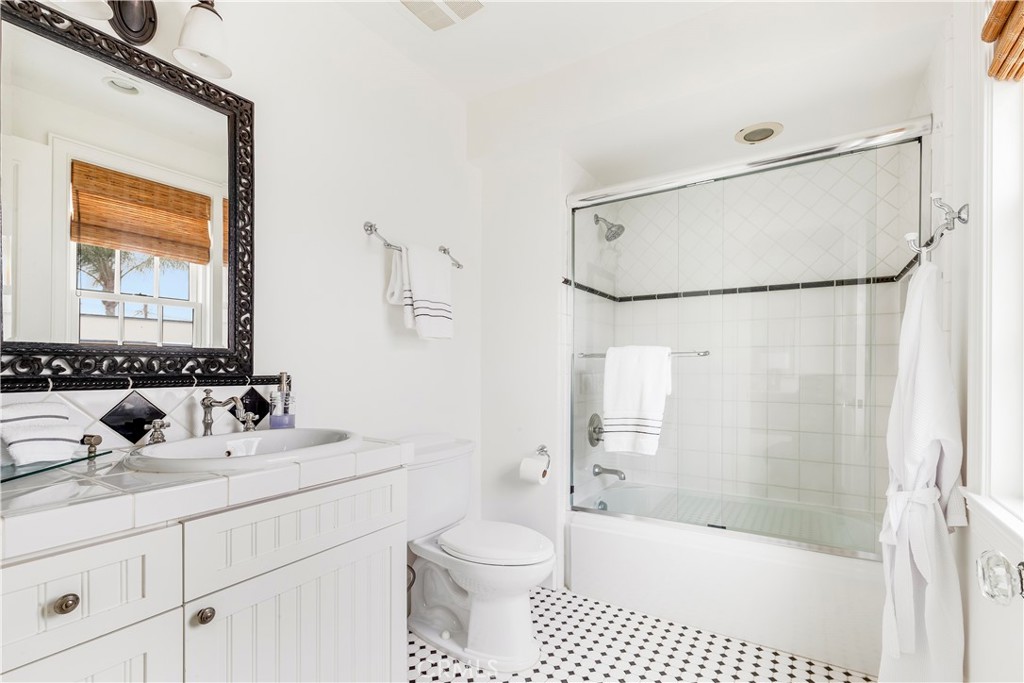 321 Fullerton Avenue