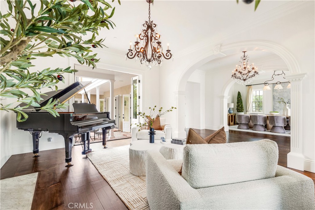 321 Fullerton Avenue