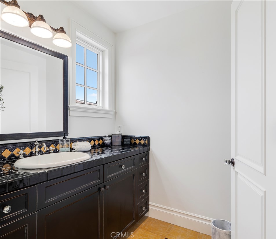 321 Fullerton Avenue