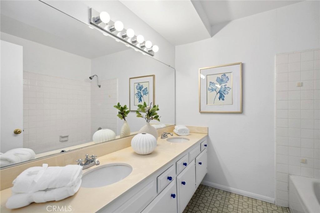 1606 Reef View Circle