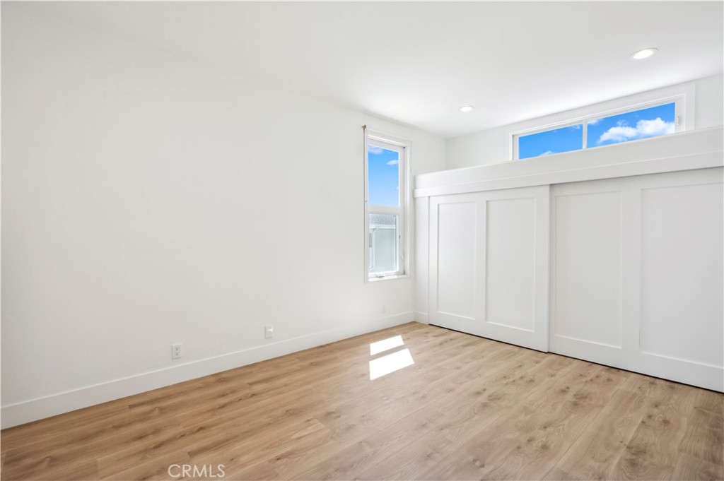 439 1/2 Carnation Avenue