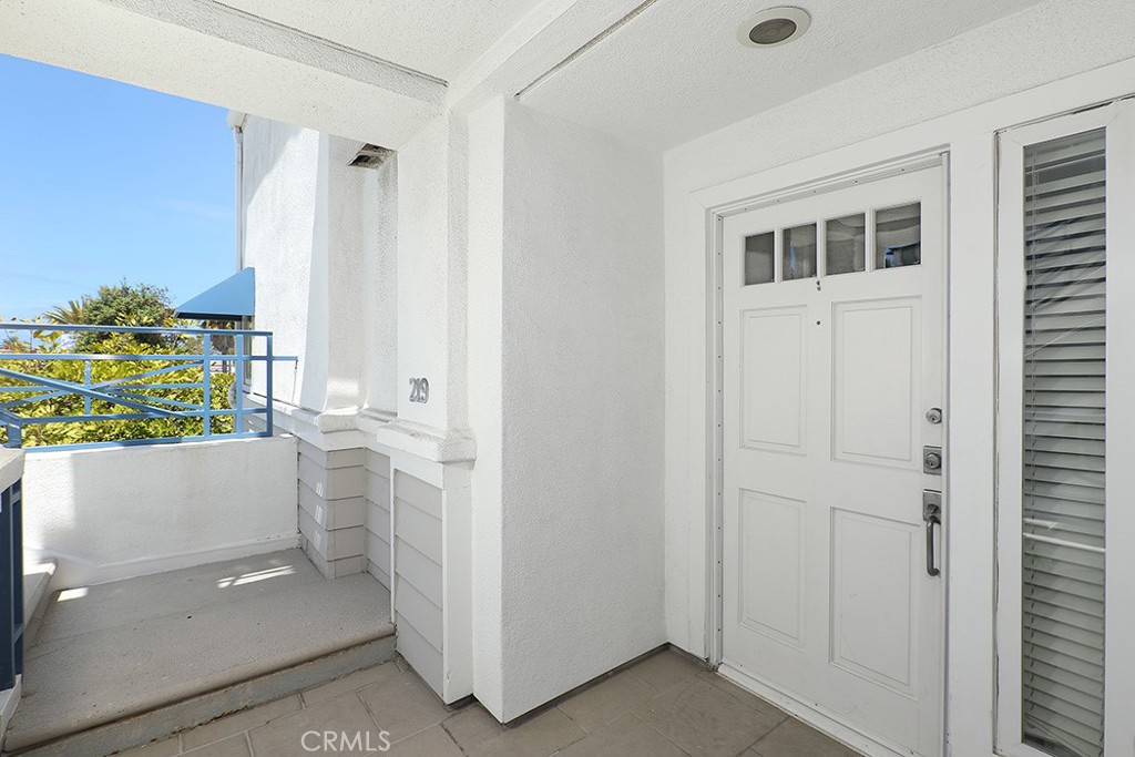 2600 Newport Boulevard 219