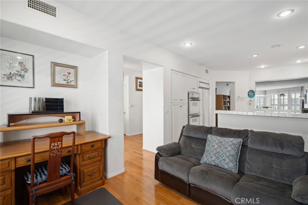 2600 Newport Boulevard 219